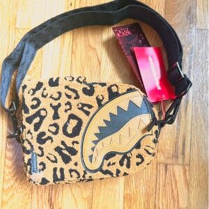 Sprayground- THE WILD ONE BACKPACK SLING  ✨